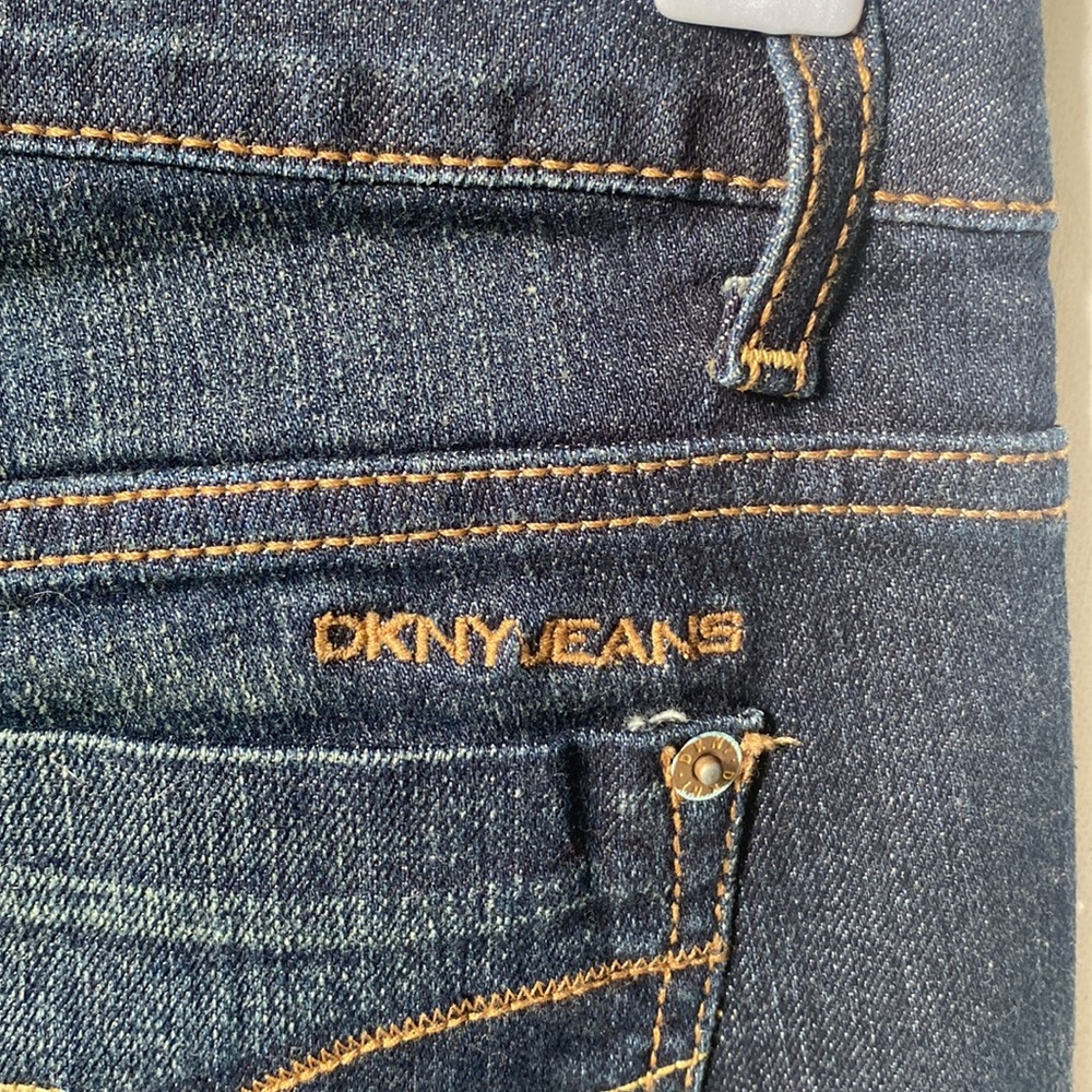(B48) DKNY Jean Dark wash Blue denim capris shorts, Size 6 - Picture 6 of 12